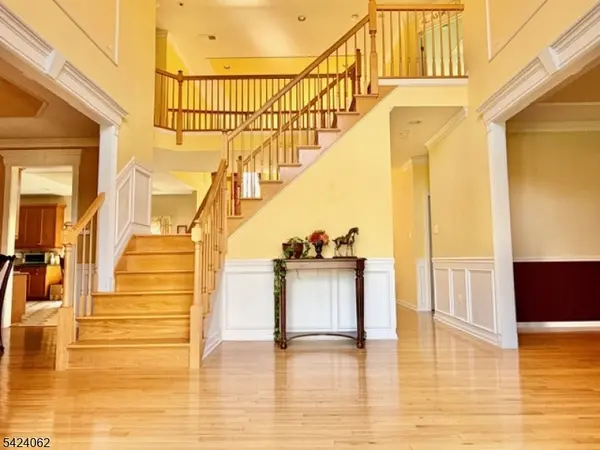 1 Schindler Ln, Monroe Twp., NJ 08831