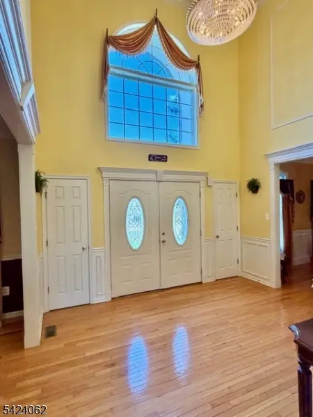 1 Schindler Ln, Monroe Twp., NJ 08831