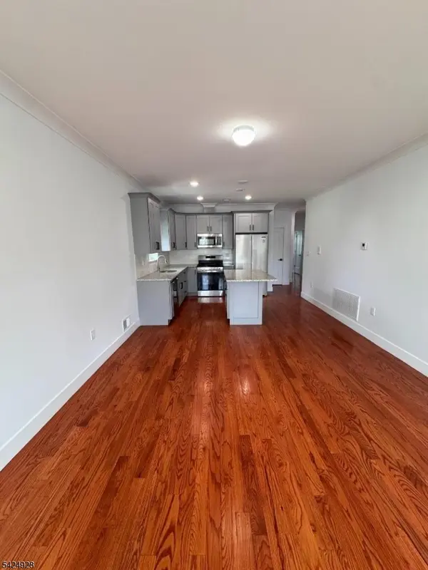 123 E Jersey St #1, Elizabeth City, NJ 07206