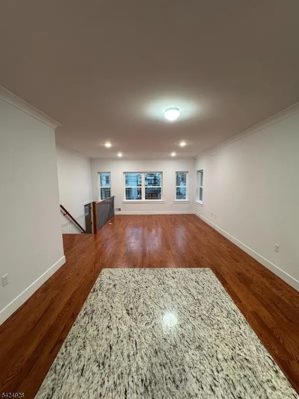 123 E Jersey St #1, Elizabeth City, NJ 07206