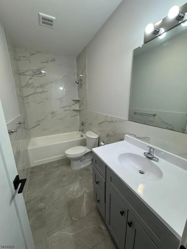 123 E Jersey St #1, Elizabeth City, NJ 07206