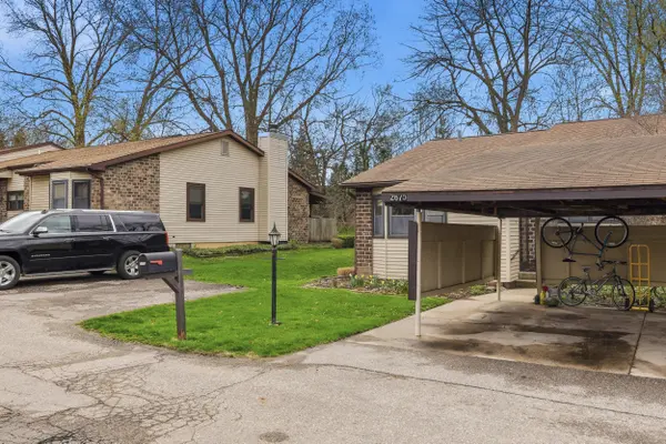 2675 Chatham Woods DR SE, Cascade Twp, MI 49546