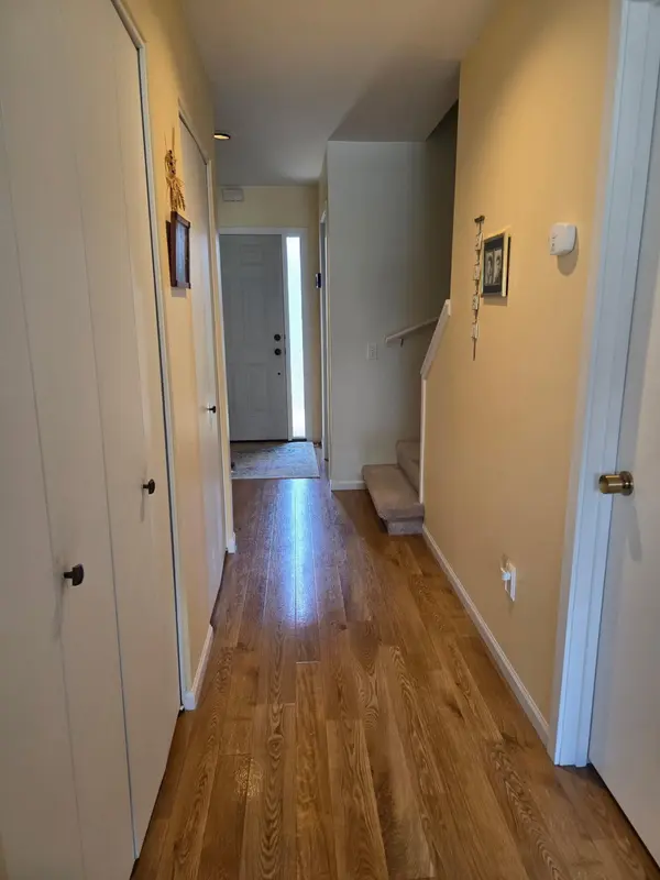 156 Carberry Hill CT, Kalamazoo Twp, MI 49006