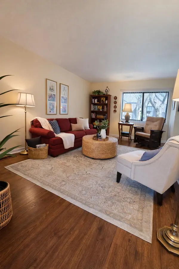 156 Carberry Hill CT, Kalamazoo Twp, MI 49006