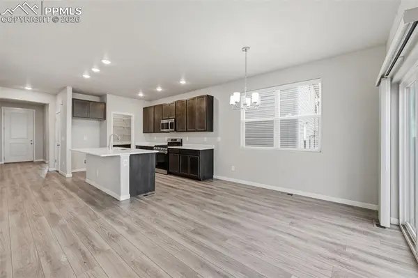 5162 Roundhouse DR, Colorado Springs, CO 80925