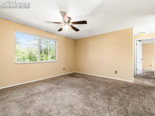 1620 River DR, Fountain, CO 80817