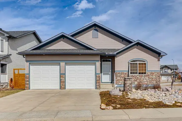 937 Cimarron Park Close, Okotoks, AB T1S2E6