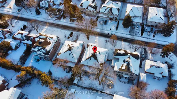 25 Clarkhill ST, Toronto C07, ON M2R 2G6