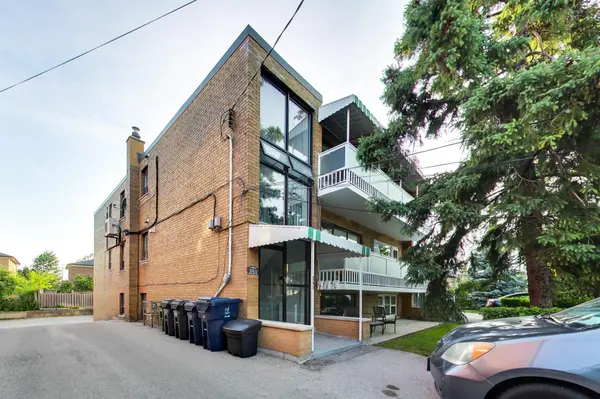 241 Pannahill RD, Toronto C06, ON M3H 4N9