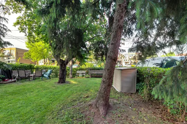 241 Pannahill RD, Toronto C06, ON M3H 4N9