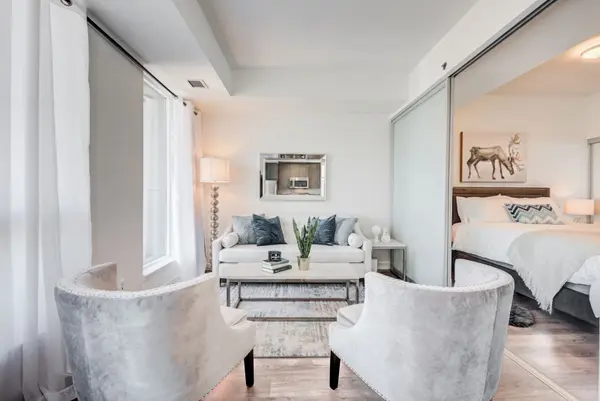 225 Sackville ST #2312, Toronto C08, ON M5A 3H1