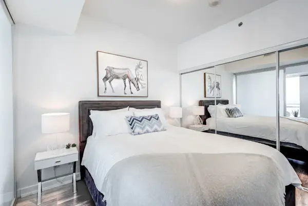 225 Sackville ST #2312, Toronto C08, ON M5A 3H1