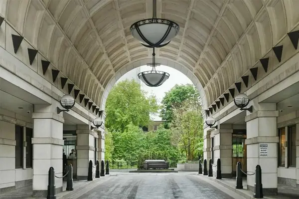 38 Avenue RD #305, Toronto C02, ON M5R 2G2