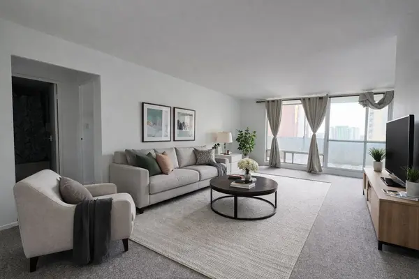 1 Massey SQ #2218, Toronto E03, ON M4C 5L4