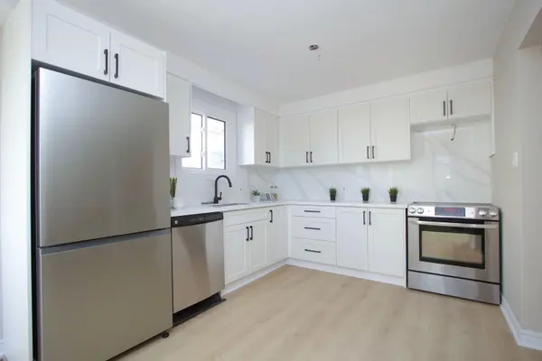 77 Devondale ST, Clarington, ON L1E 2A1