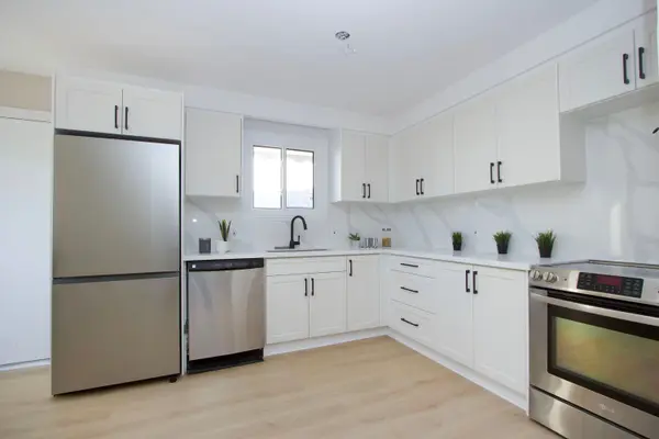 77 Devondale ST, Clarington, ON L1E 2A1