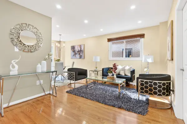 129 Radford DR, Ajax, ON L1T 2C3