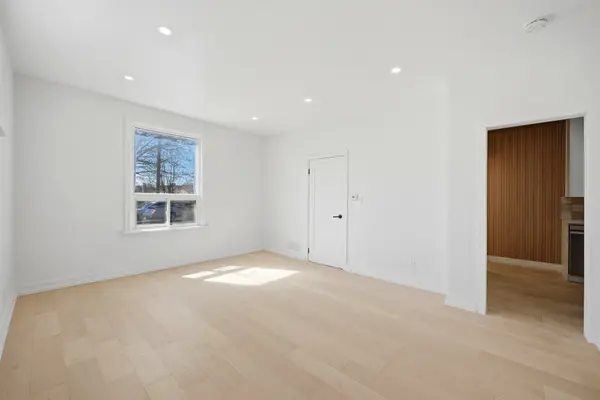 75 Ritson RD N, Oshawa, ON L1G 5P6