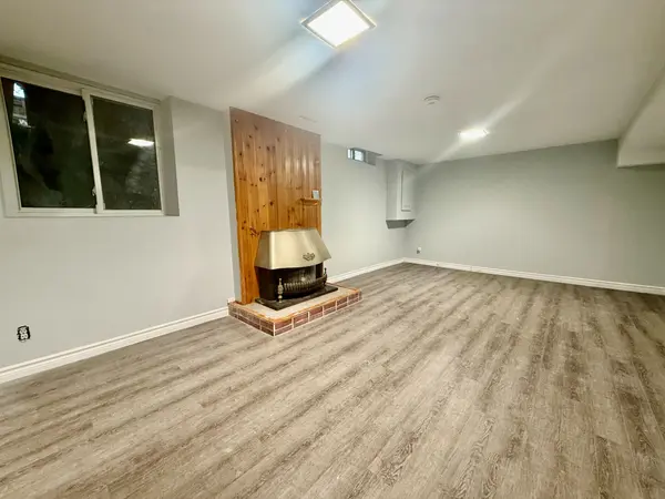 36 Mcclarnan RD, Ajax, ON L1S 3A5