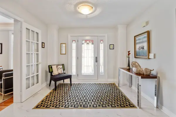 39 Kennett DR, Whitby, ON L1P 1L5