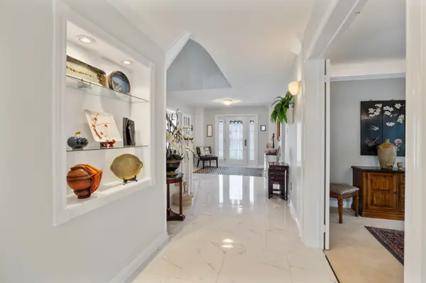 39 Kennett DR, Whitby, ON L1P 1L5