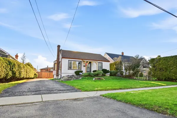 344 Nipigon ST, Oshawa, ON L1J 4N9