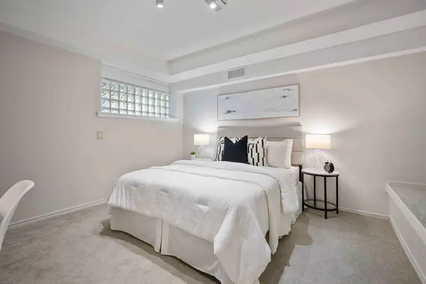 455 Broadview AVE, Toronto E01, ON M4K 2N3