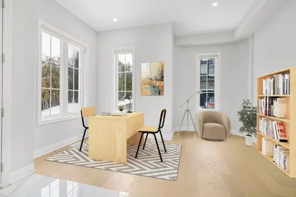 487 Aztec DR #2, Oshawa, ON L1J 7S7