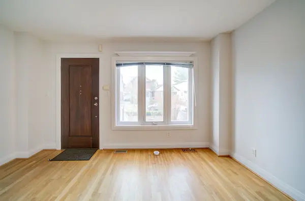 51 Epsom AVE E, Toronto E03, ON M4C 2A8