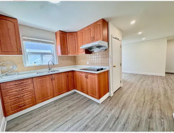 119 Earlton RD #Main, Toronto E05, ON M1T 2R8