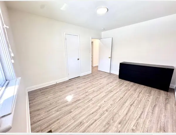 119 Earlton RD #Main, Toronto E05, ON M1T 2R8