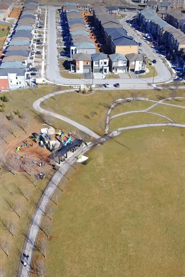 109 Vantage LOOP, Newmarket, ON L3X 0K8