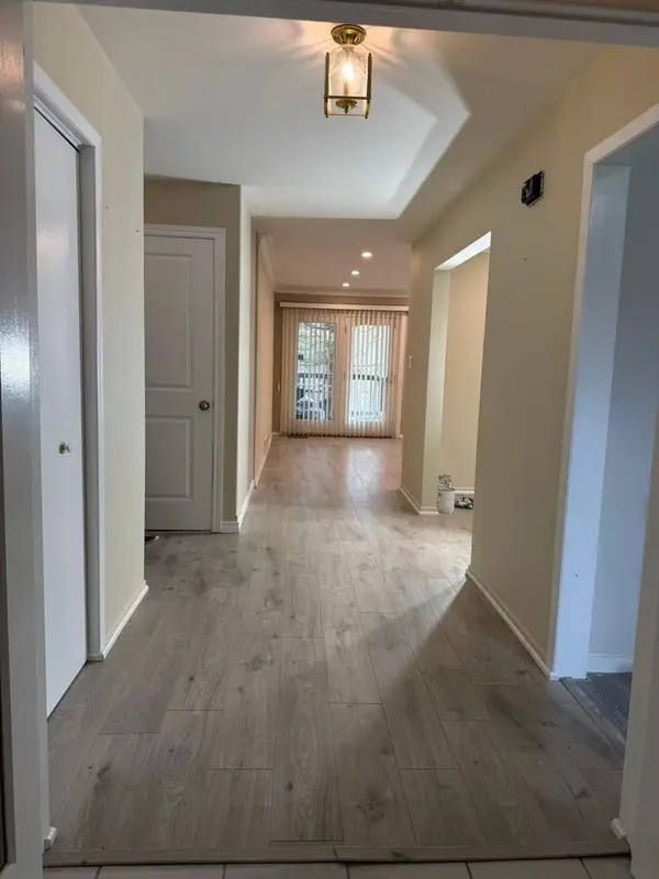 135 Royal Orchard BLVD #Main, Markham, ON L3T 3E1