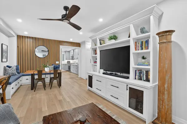 404 Botsford ST, Newmarket, ON L3Y 1S8