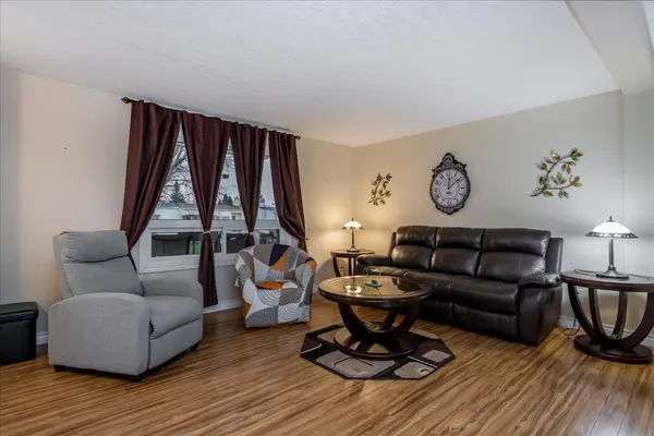 50 Linden LN, Innisfil, ON L9S 1P2