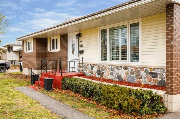 35 Walnut ST, Collingwood, ON L9Y 3C3