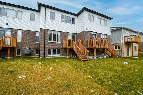 30 Valleybrook RD, Barrie, ON L9J 0L4