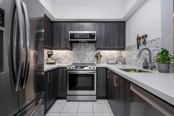 300 Essa RD #407, Barrie, ON L9J 0B9