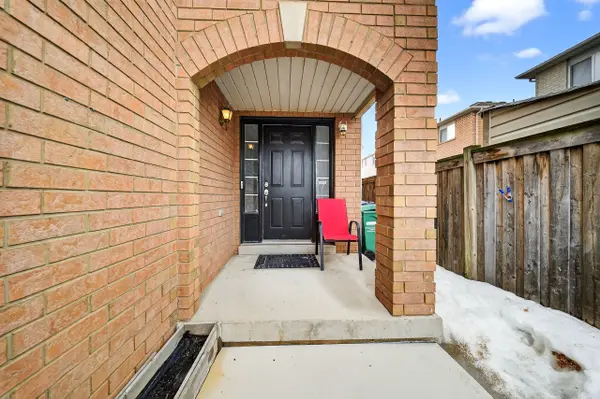 71 Roadmaster LN, Brampton, ON L7A 3A7