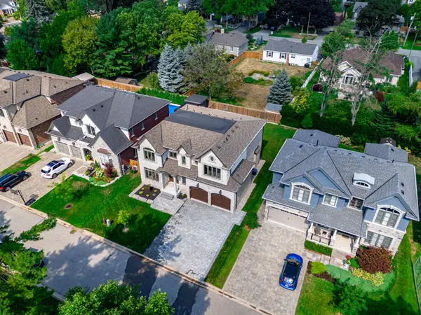 31 Bayside CT, Burlington, ON L7T 1M8