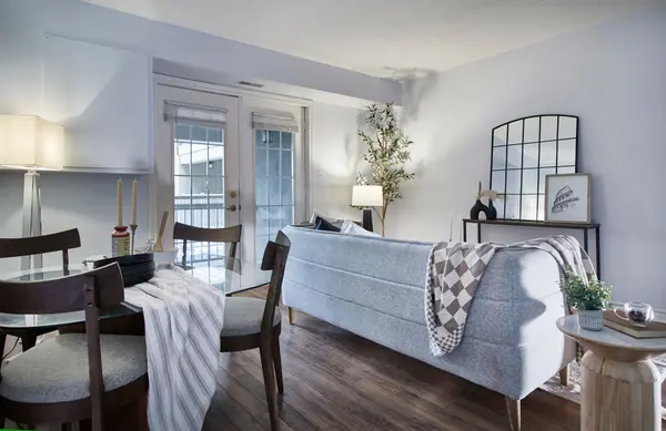 1431 Walker's Line #208, Burlington, ON L7M 4N9