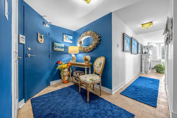 1333 Bloor ST #2409, Mississauga, ON L4Y 3T6