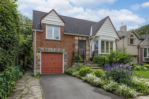 3 Glenroy AVE, Toronto W07, ON M8Y 2L9