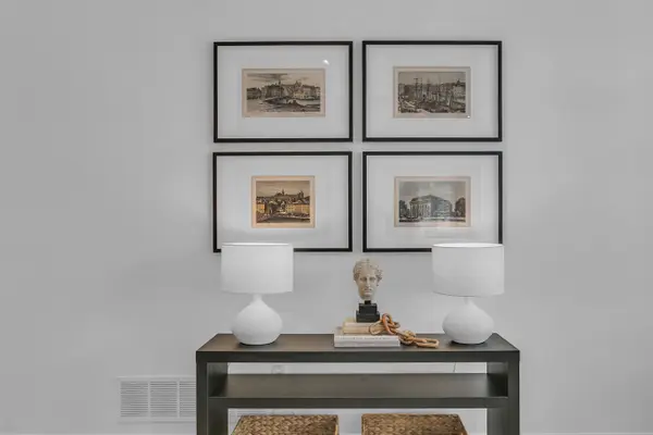 2295 Rochester CIR #18, Oakville, ON L6M 5C9