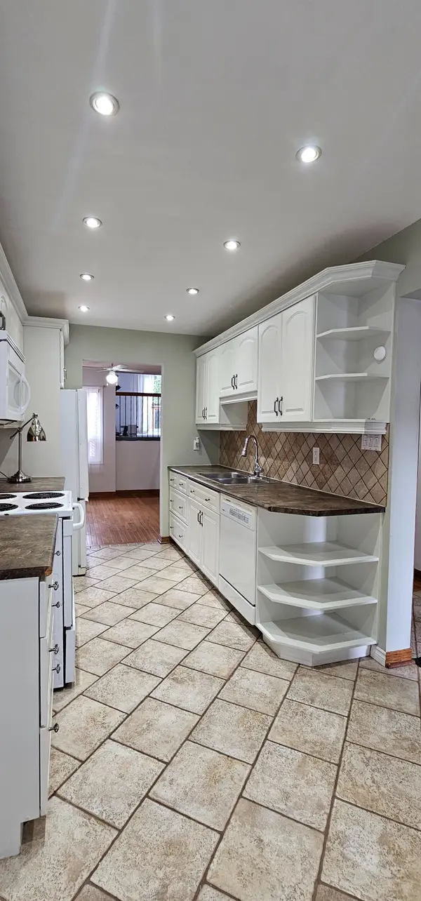 12 Simmons BLVD, Brampton, ON L6V 3V5