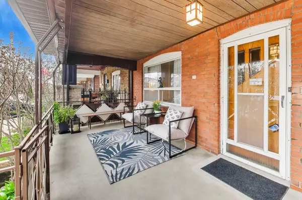 192 Westmount AVE, Toronto W03, ON M6E 3M8