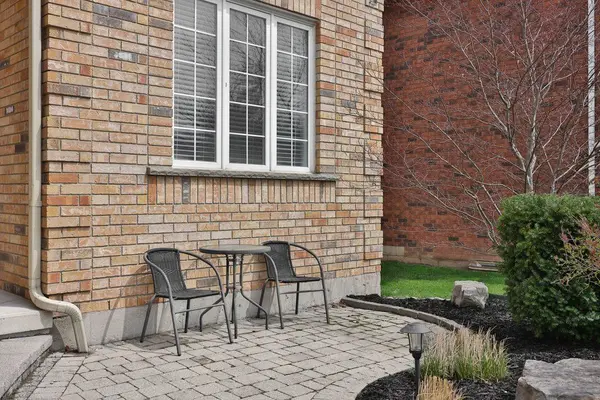 473 Delaney CT, Burlington, ON L7L 5T7