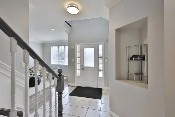 473 Delaney CT, Burlington, ON L7L 5T7