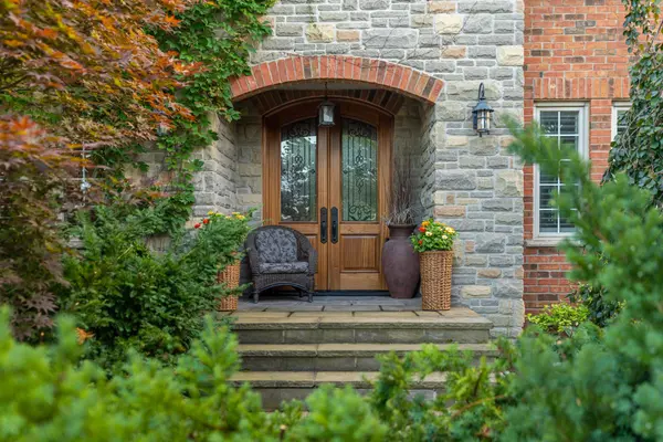 4278 Clubview DR, Burlington, ON L7M 4X1