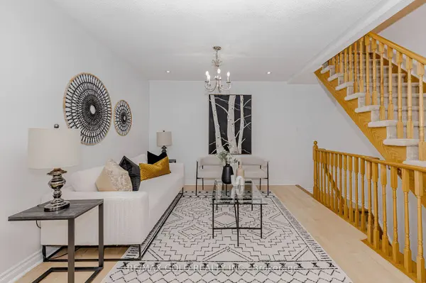 1105 Meadowgrove CT, Mississauga, ON L5W 1J2